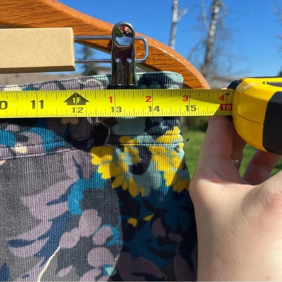 BODEN ~ Floral corduroy medium length skirt - Picture 5 of 11